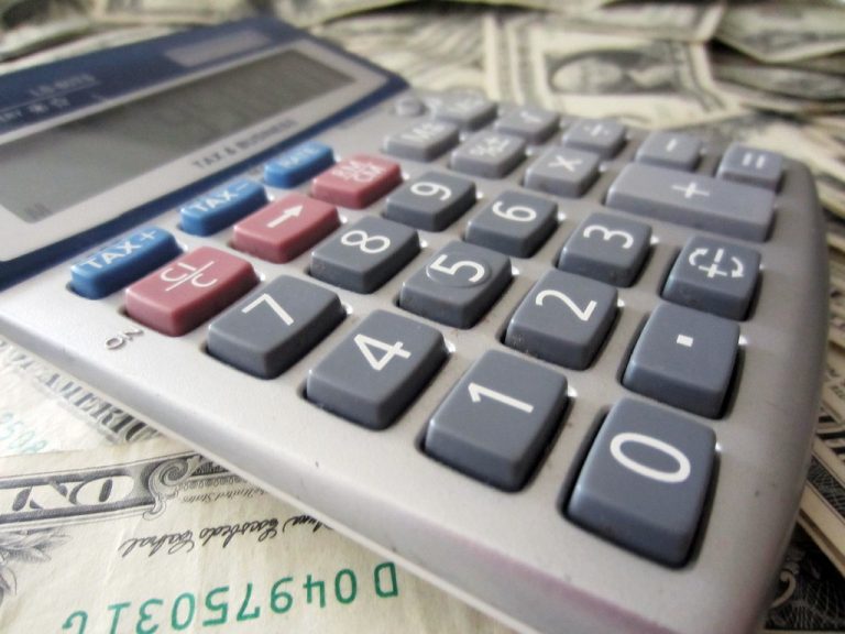 Comprendre pourquoi la division par 296 s&rsquo;avère plus complexe à calculer