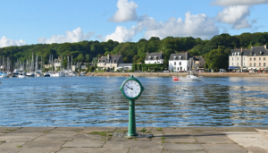 découvrez comment des marégraphes à vannes et larmor-baden surveillent l'élévation du niveau de l'eau dans le golfe, assurant une protection efficace contre les risques d'inondation et contribuant à la préservation de l'environnement marin.
