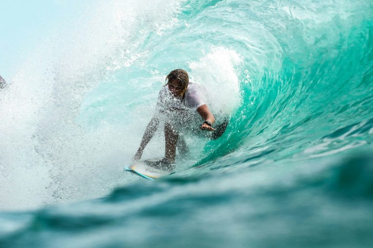 Surf : Stephanie Gilmore, icône de la discipline, fait son grand retour pour défier la nouvelle génération et viser un 9e titre historique